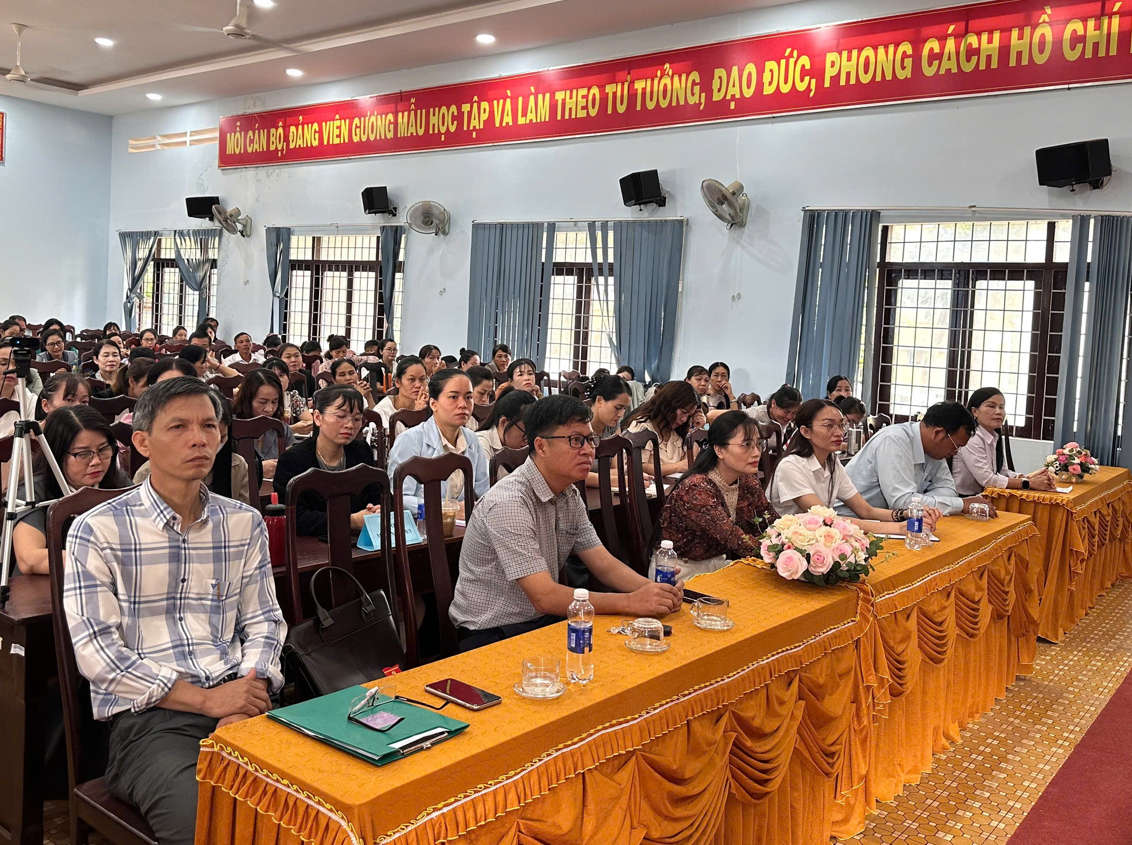 Quang cảnh lớp bồi dưỡng